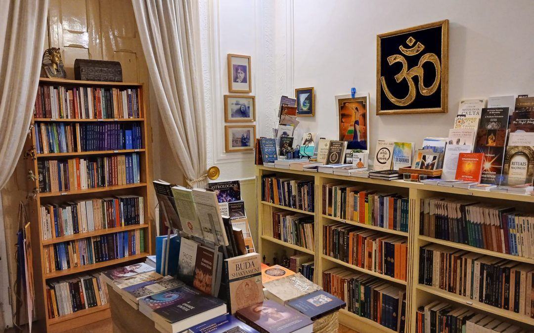 Livraria Síntese aberta ao sábado